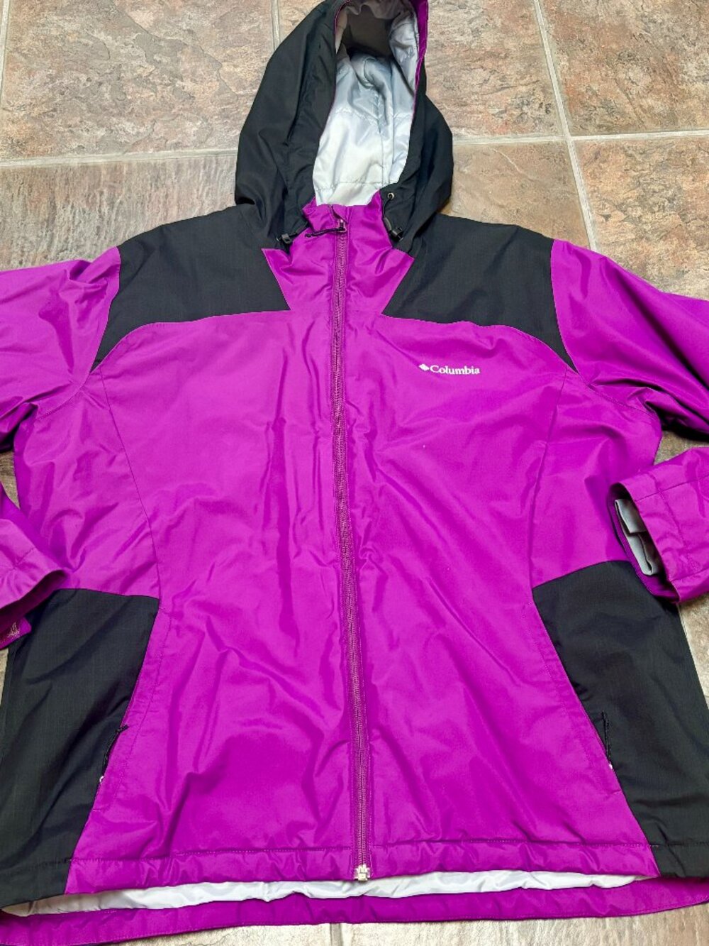 ~~Columbia Girls XXL Two Tone Purple & black Zip Up Winter Jacket..VGUC!!!! Ins